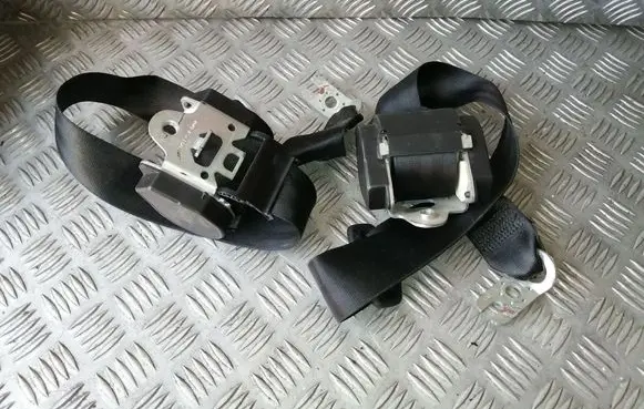 Rear seatbelt