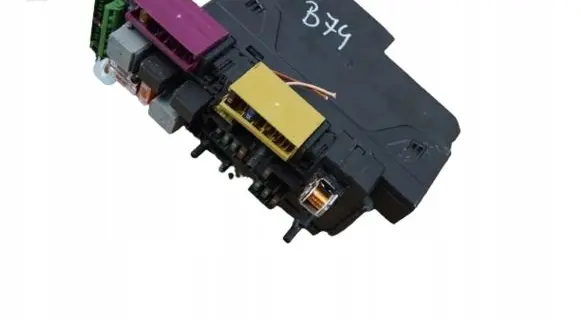 Mercedes-Benz C W204 SAM control unit 2049060205