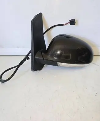 Volkswagen Golf Plus Front door electric wing mirror 076013