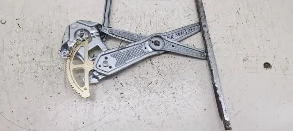 Toyota Yaris Front door electric window regulator 