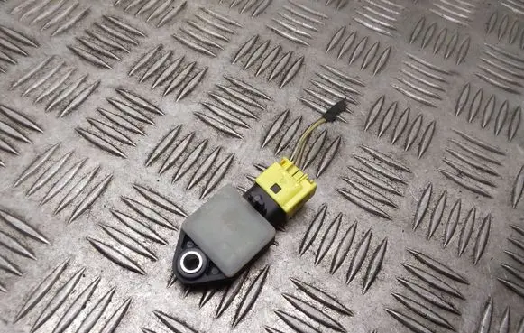 Mercedes-Benz B W245 Airbag deployment crash/impact sensor A1698210451