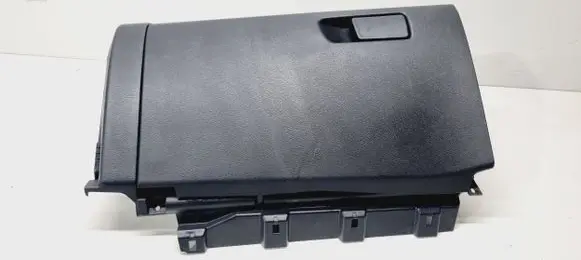 Nissan Qashqai J12 Glove box 685206UA0A