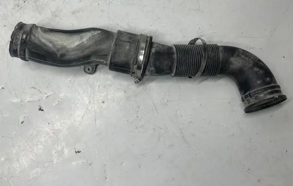 Opel Astra J Air intake duct part 13254633