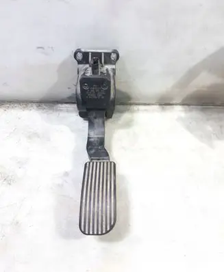 Mercedes-Benz Vito Viano W447 Accelerator throttle pedal 0280755025
