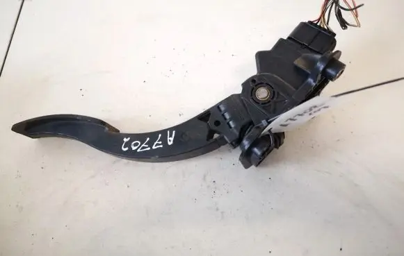 Chrysler Sebring (JS) Accelerator throttle pedal 04891585ab 47721517220