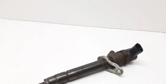 Volvo V70 Fuel injector 30777526 0445110298
