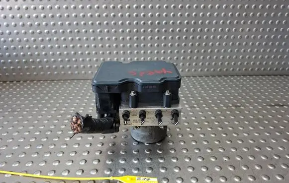 Toyota Yaris XP210 ABS Pump S27730189 445400DA30 0265957117