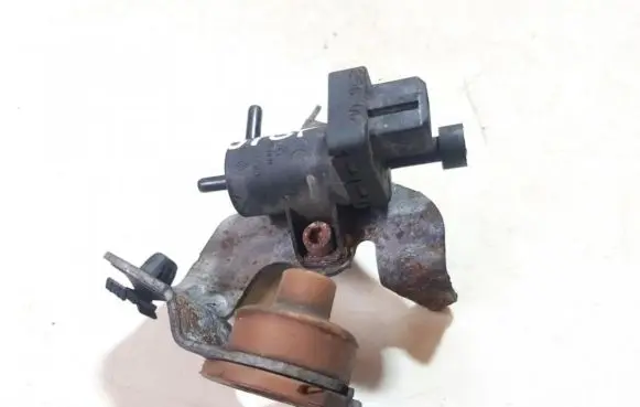 Nissan Qashqai Turbo solenoid valve 8200762597