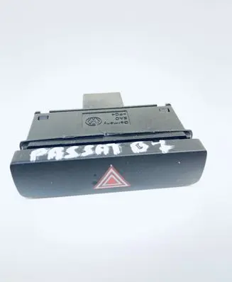 Volkswagen PASSAT B7 Hazard light switch 9535091Q 9535091