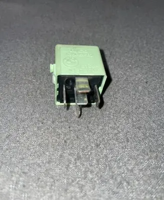 BMW 5 E39 Other relay 8373700 V23134K59X312