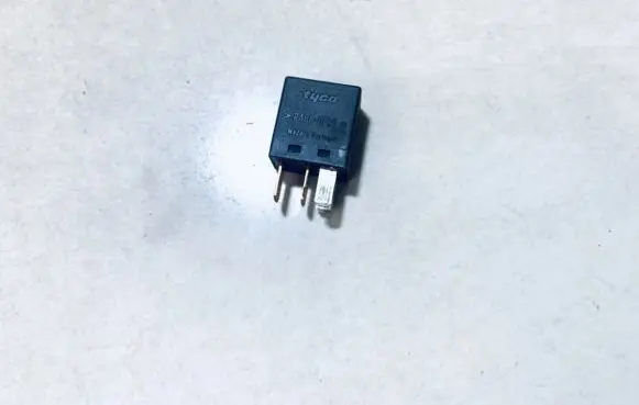 Mitsubishi Colt Other relay mb953382 050332a