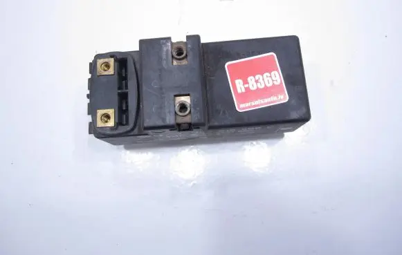 Volkswagen Golf III Coolant fan relay 357919506C 898721000
