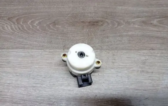 Volvo V70 Ignition lock contact 8645228