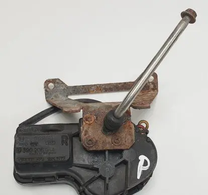 Volvo S90, V90 Headlight wiper motor 9151177