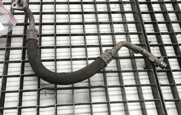 Air conditioning (A/C) pipe/hose