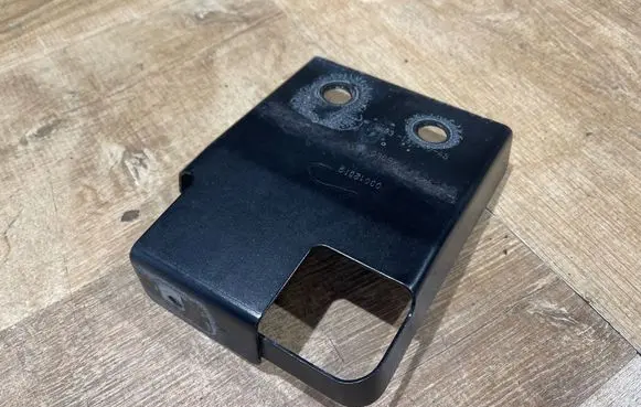 Jaguar F-Pace Fender mounting bracket HK8316A143AB