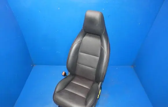 Mercedes-Benz CLA C117 X117 W117 Front driver seat