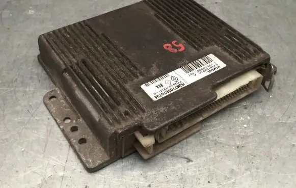 Renault Scenic I Engine control unit/module 7700870794 S103750016A 7700107003D