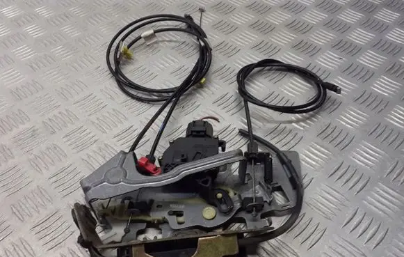 Chrysler Grand Voyager IV Front door lock 80786