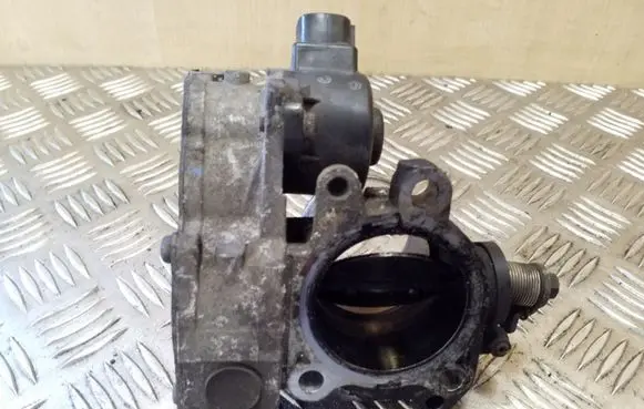 Toyota RAV 4 (XA20) Throttle valve