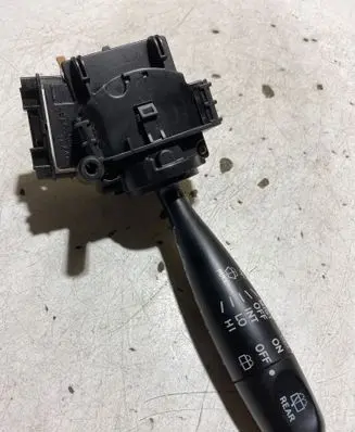 Toyota Yaris Wiper control stalk 173647