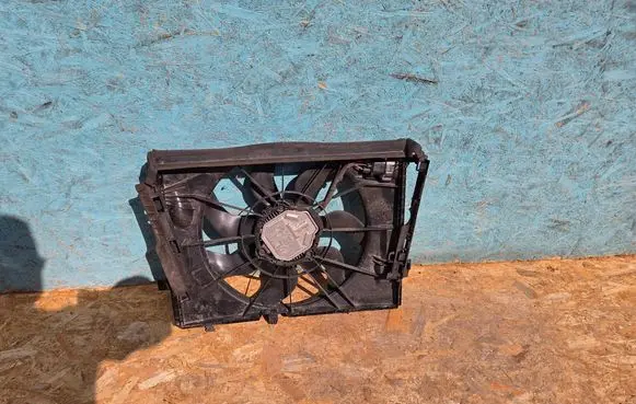Mercedes-Benz E W213 Electric radiator cooling fan A0999061800
