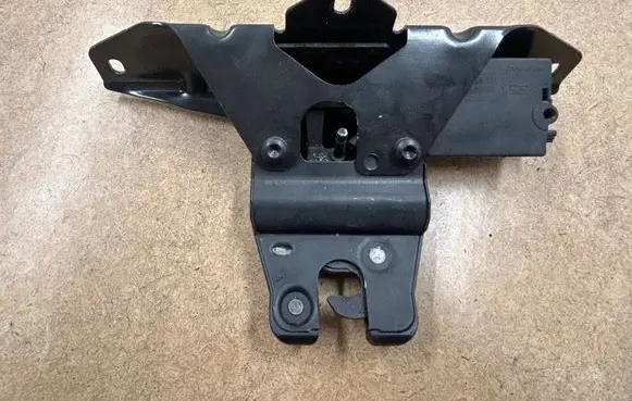 BMW 5 E60 E61 Tailgate/trunk/boot lock/latch/bracket 51247071594 7071594