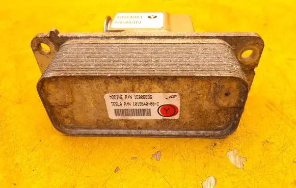 Tesla Model S Optional radiator 1019540-00-C
