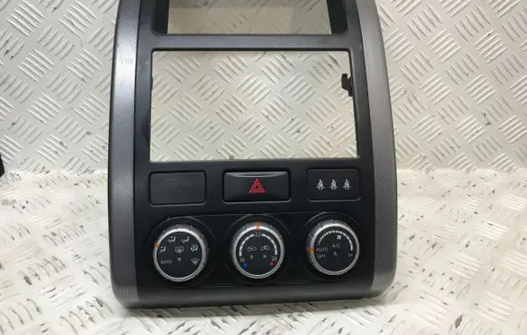 Nissan X-Trail T31 Climate control unit 27500JG700 68260JG10A