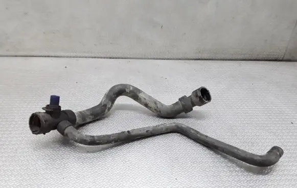 Volkswagen PASSAT B5.5 Engine coolant pipe/hose 4B0121049S