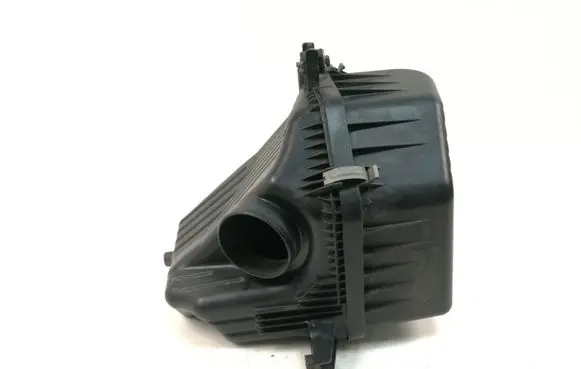 Suzuki Grand Vitara II Air filter box 80KA01