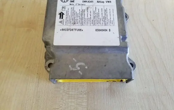 Volkswagen Golf V Airbag control unit/module 1K0909605A
