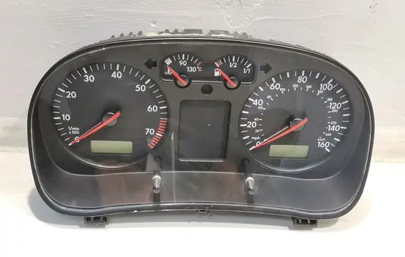 Volkswagen Golf IV Speedometer (instrument cluster) 88311301