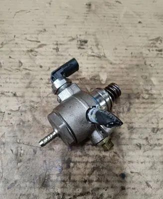 Fuel injection high pressure pump