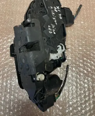 Volvo XC70 Rear door lock 31253672 A048317 986926102