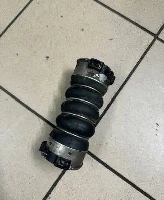 BMW 5 F10 F11 Intercooler hose/pipe 8513451