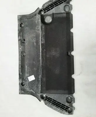 Audi A5 Sportback 8TA Engine splash shield/under tray 8W0863821F