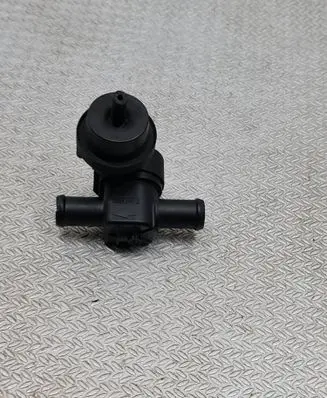 Audi Q5 SQ5 8R Coolant heater control valve 1J0819809 400374