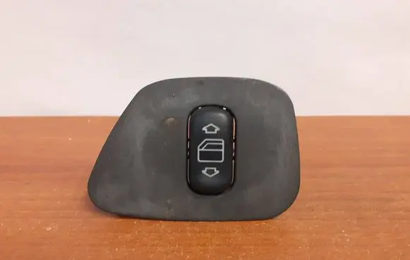 Mercedes-Benz E W210 Electric window control switch 534240