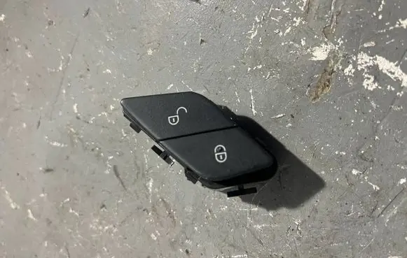 Mercedes-Benz S AMG W222 Central locking switch button A2229057607