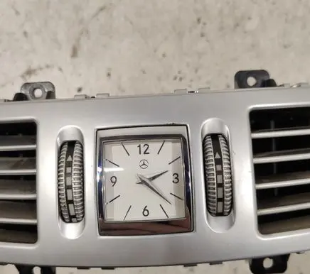 Mercedes-Benz S W221 Dash center air vent grill A2218300954