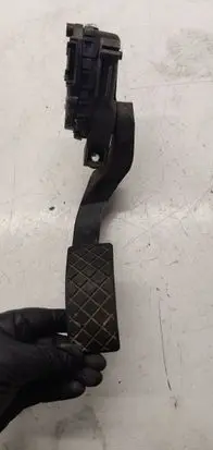 Volkswagen PASSAT B5.5 Accelerator throttle pedal 8D1721523F 6PV00837603