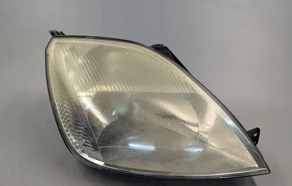 Ford Fiesta I Headlight/headlamp 