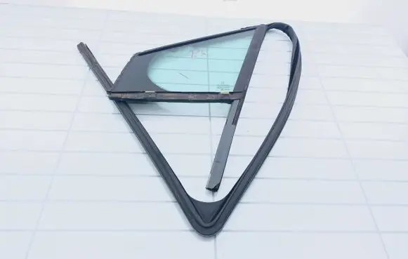 Peugeot 308 Side middle window/glass 9656648480 43R-000016