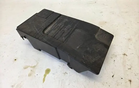 Saab 9-5 Battery box tray cover/lid 13330946