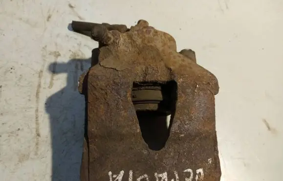 Skoda Octavia Mk2 (1Z) Front brake caliper