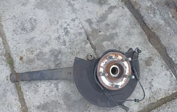 Jeep Grand Cherokee Front wheel hub spindle knuckle 68022629AD