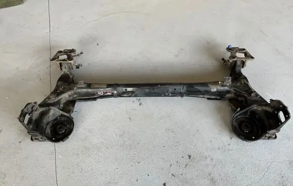 Opel Combo E Rear axle beam 9822650280
