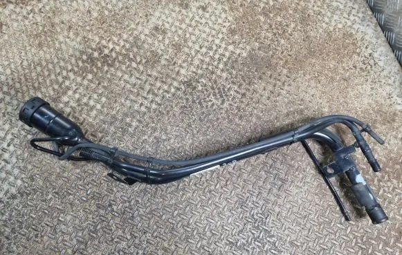 Fuel tank filler neck pipe