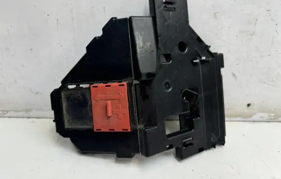 Mercedes-Benz C AMG W205 Fuse box cover DBPD925